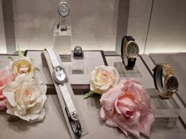 The first wristwatch is celebrated in the US - Breguet