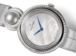 Lady 8 arrives in stores - Jaquet Droz