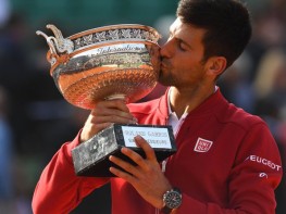 Djokovic claims first French Open title - Seiko