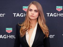 Cara Delevingne supports the lions in Africa - TAG Heuer