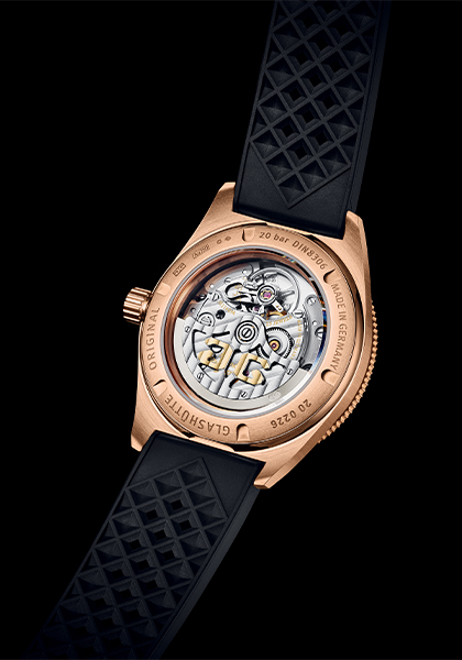 The new SeaQ in black and red gold