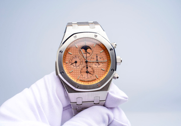 Independents and Small Creative Brands Do Well at May 2023 Auction