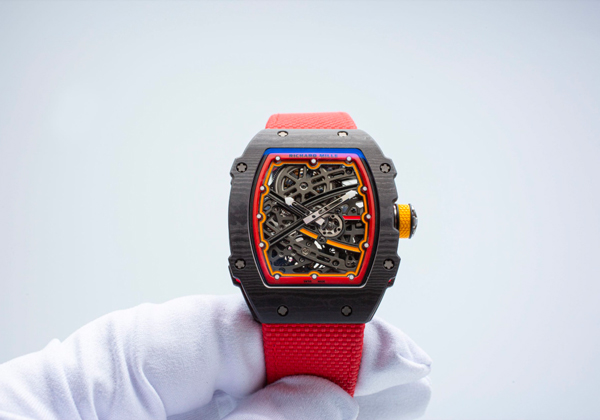 Independents and Small Creative Brands Do Well at May 2023 Auction