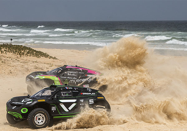 Extreme E Race on time in Dakar at Ocean X Prix