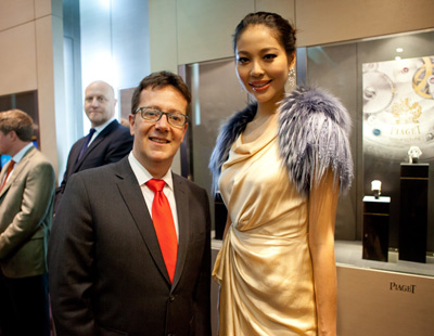Piaget_332032_0 Piaget_332032_0