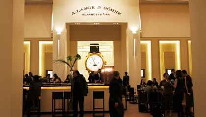 A. Lange & Söhne_334163_0