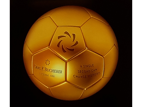 Carl-F-Bucherer-football-ballon.jpg