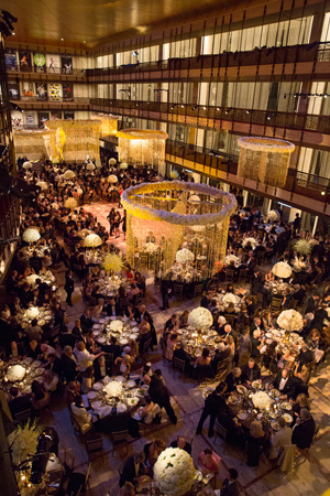 Candlelight dinner on the Koch Theater’s Promenade