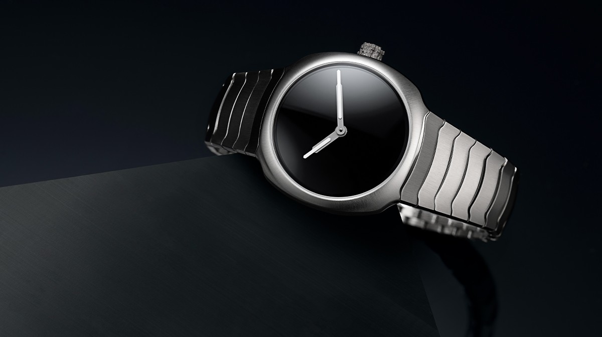 Black Hole On The Wrist | Worldtempus