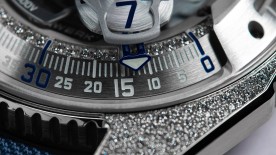 UR-100V Stardust © URWERK