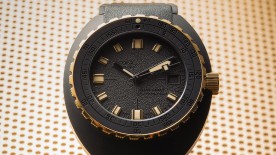 SUB 300β Sharkhunter © DOXA