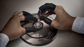 Royal Oak Selfwinding Flying Tourbillon Openworked 41mm in Sand Gold © Courtesy of Audemars Piguet