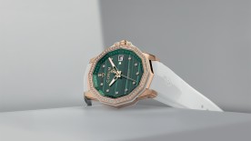 Admiral 42 Meteorite © CORUM