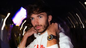 Pierre Gasly, behind the scenes in Melbourne. He is wearing the Streamliner Flyback Chronograph Automatic Boutique Edition model.