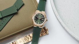 Overseas self-winding © Vacheron Constantin