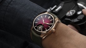 Pioneer Tourbillon Burgundy © H.Moser & Cie.