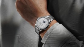 En acier, automatique © Jaeger-LeCoultre