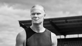 Erlin Haaland a rejoint les rangs des "All-Star Squad" de Breitling en 2022. Il incarne le luxe décontracté et inclusif de la marque ©Breitling