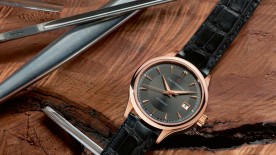 Manero AutoDate - Carl F. Bucherer