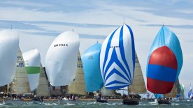 They're crazy about... sailing! - Free Time