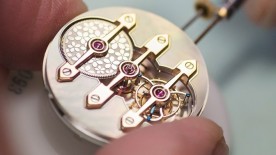 Golden bridges in the feminine mode - Girard-Perregaux