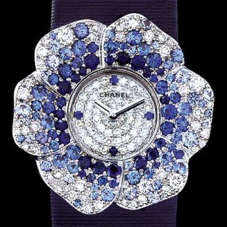 Or blanc 18 carats / Pétales sertis diam & saphirs
