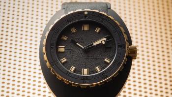 SUB 300β Sharkhunter © DOXA