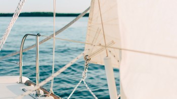 Sailing boat 