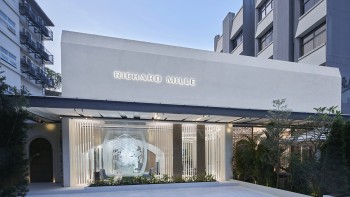St Martin Boutique Facade © Richard Mille