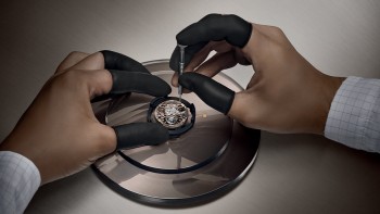 Royal Oak Selfwinding Flying Tourbillon Openworked 41mm in Sand Gold © Courtesy of Audemars Piguet