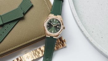 Overseas self-winding © Vacheron Constantin
