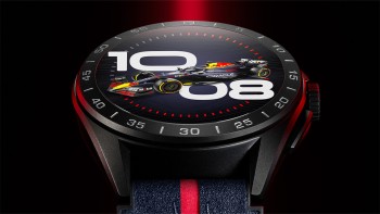 TAG Heuer Connected Calibre E4 45MM x Oracle Red Bull Racing Edition © TAG Heuer