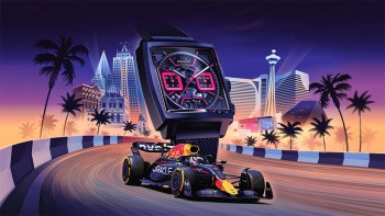 Monaco Chronograph in pink © TAG Heuer