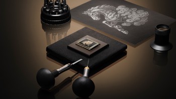 Making of the Reverso Tribute Enamel ‘Horse’ © Jaeger-LeCoultre