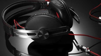 Win a prize every day in Advent - Advent Calendar 2015 - Win Raymond Weil's Sennheiser headphones
