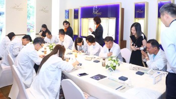 The art of enamel painting displayed in China - Breguet