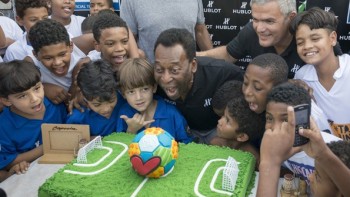 Pelé with Hublot at the Jacarezinho favela - Hublot