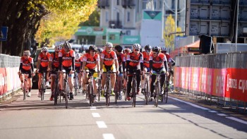A unique race with 80 cyclists - TAG Heuer
