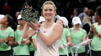 Elina Svitolina wins the Tie Break Tens trophy - Ulysse Nardin