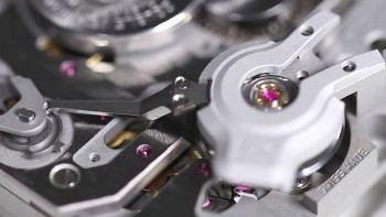 Video. Inside the EMC - Urwerk