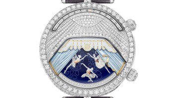 Taking the stage - Van Cleef & Arpels