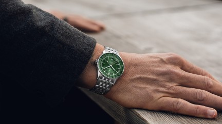 Navitimer Automatic GMT 41 CERVO Edition © Breitling