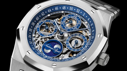 The Royal Oak Perpetual Calendar Openworked “150th Anniversary” harmoniously combines cutting-edge materials with a vintage-inspired dial design to bring down the curtain on Calibre 5135 © Audemars Piguet