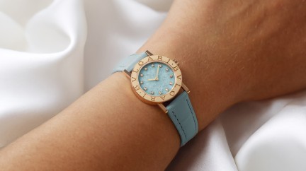 The bold beauty of BVLGARI BVLGARI engraved in marble | Worldtempus