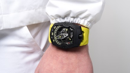 UR-230 Black Star © Urwerk