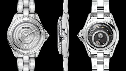River baguette cut diamonds © Chanel