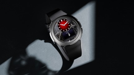 Off-Grid with Red fumé dial, integrated black rubber strap © H.Moser & Cie