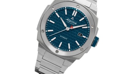 Alpiner Extreme: Four New Releases, First Steel Bracelet - Alpina