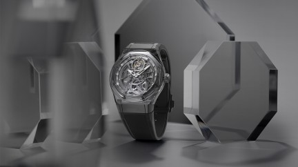 The Powerful Silhouette of the Laureato - Girard-Perregaux 