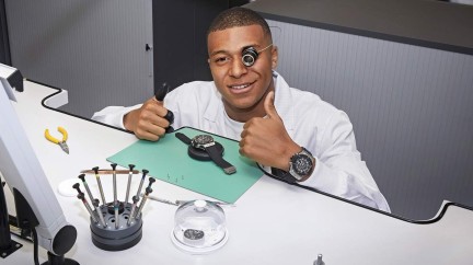 Kylian Mbappé visits the Hublot manufacture  - Hublot